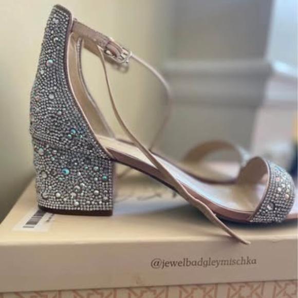 Betsey Johnson Size 10 Champagne Color Mari Chunky Heel Wedding Shoes - Picture 1 of 5